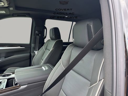 New 2026 Cadillac Escalade Luxury w/ LPO, Floor Liner Package image 31