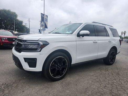 Used 2023 Ford Expedition Limited image 6