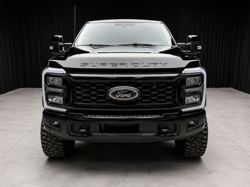 Used 2026 Ford F250 Lariat w/ Black Appearance Package AWD/4WD image 8