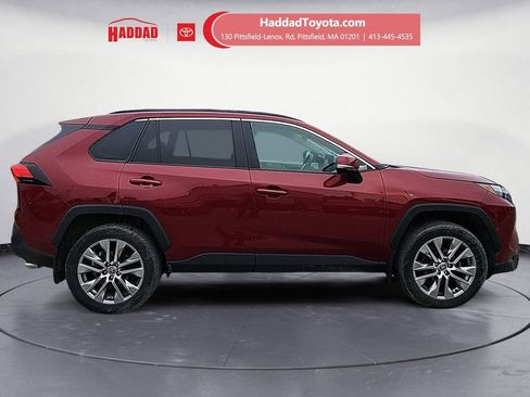 Used 2023 Toyota RAV4 XLE Premium image 6