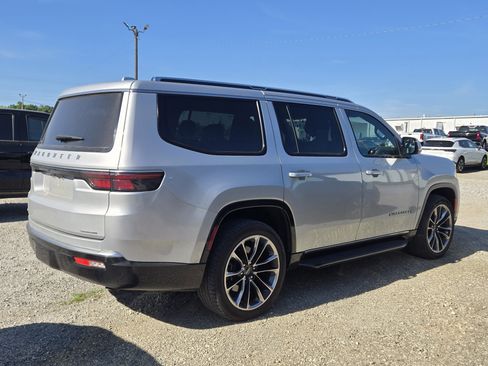 Used 2022 Jeep Wagoneer Series II w/ Premium Group I AWD/4WD image 4