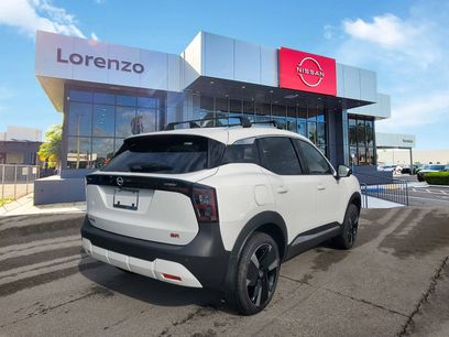 New 2026 Nissan Kicks SR w/ Cold Weather Package