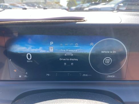 Used 2024 Kia Seltos EX FWD image 6