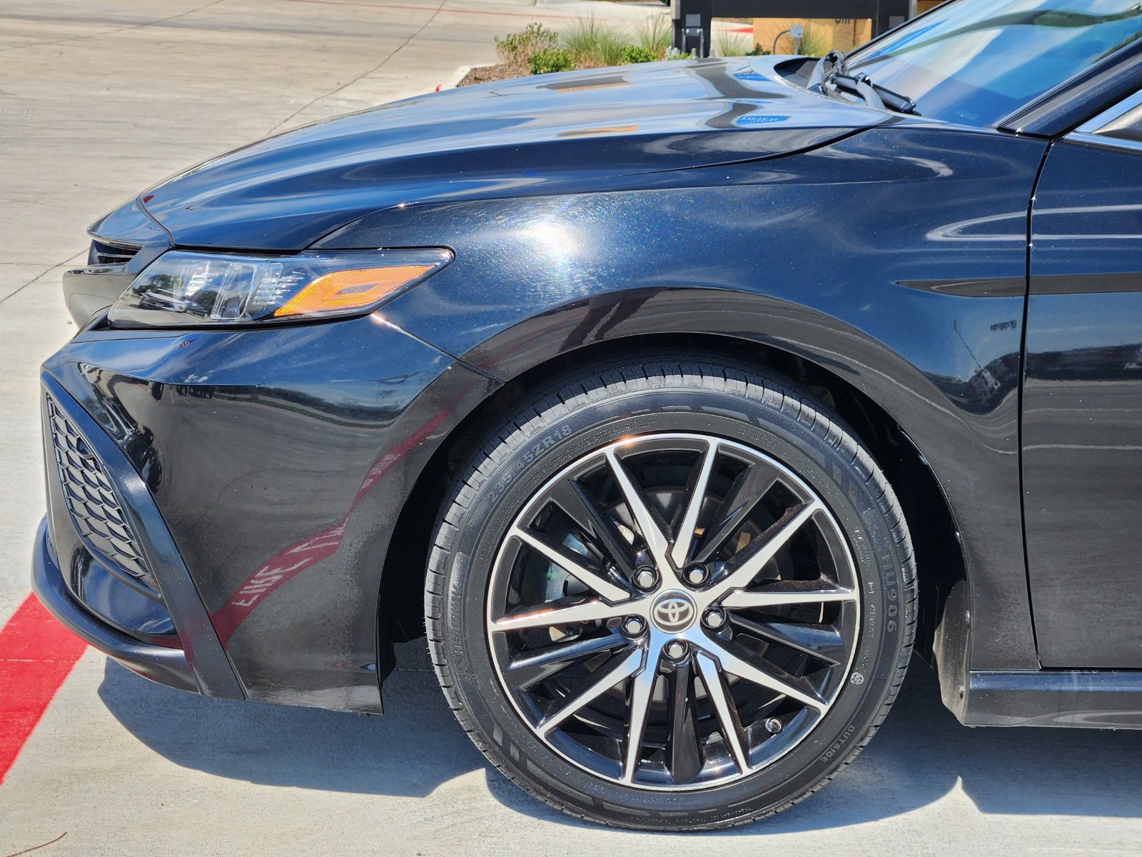 Used 2023 Toyota Camry SE w/ Cold Weather Package FWD image 11
