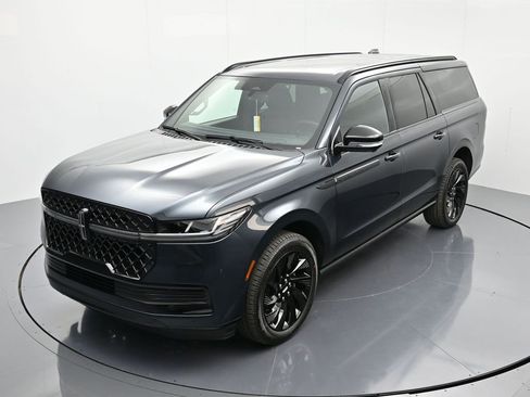 New 2026 Lincoln Navigator L Reserve w/ Jet Appearance Package image 30