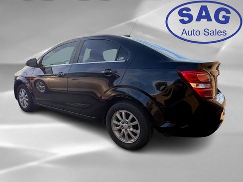 Used 2017 Chevrolet Sonic LT w/ Convenience Package image 4