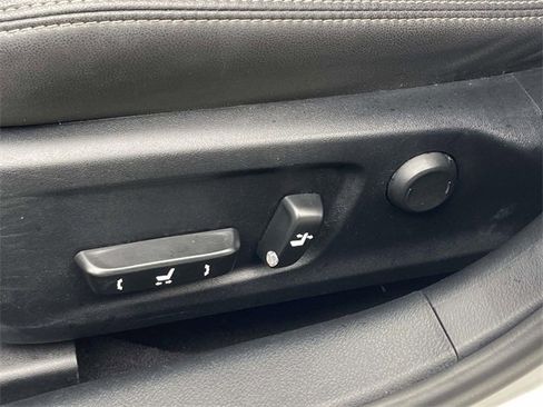 Used 2018 Lexus IS 300 AWD image 16