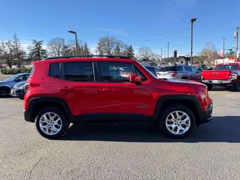 Used 2016 Jeep Renegade Latitude AWD/4WD image 7