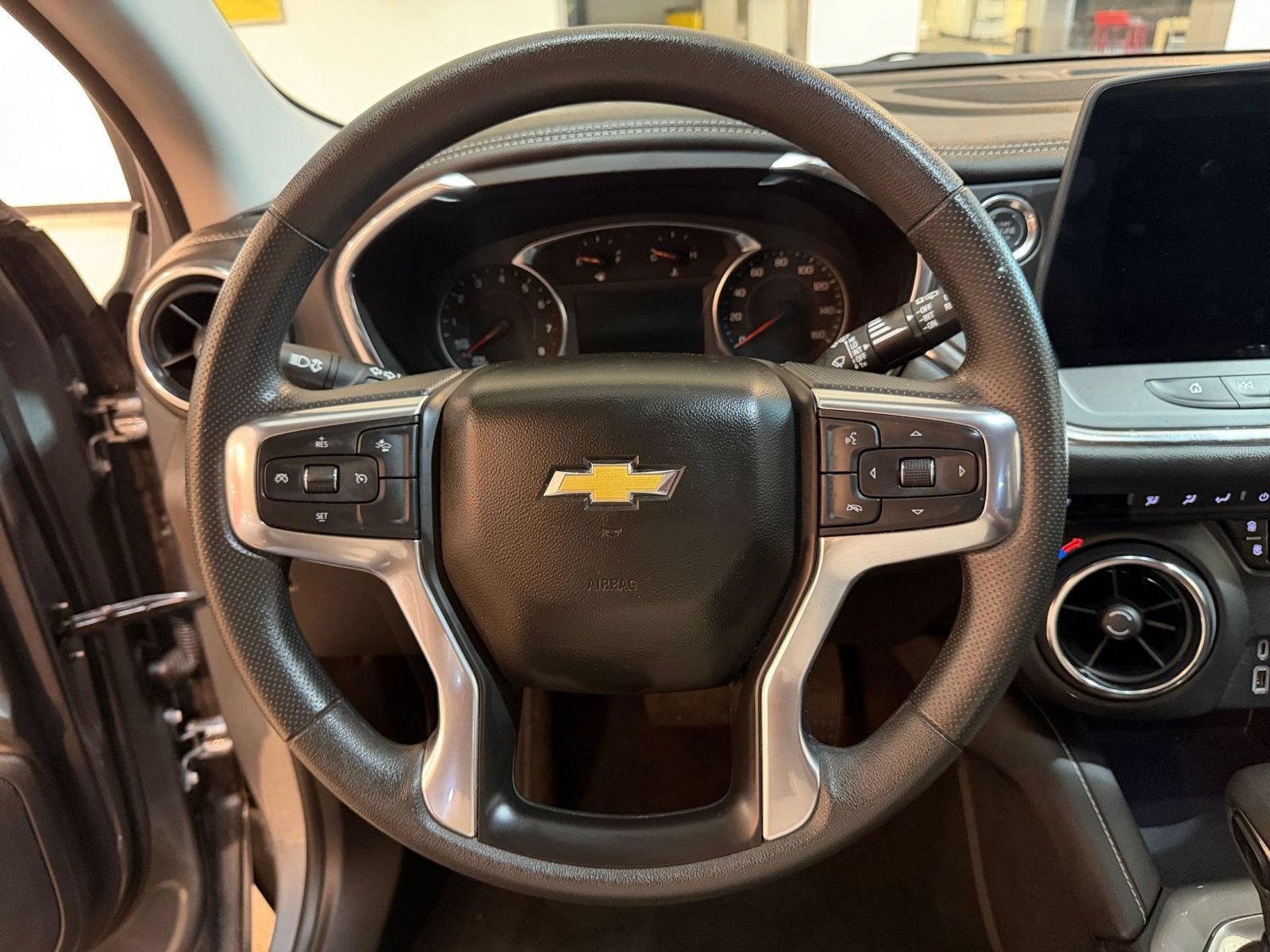 Used 2026 Chevrolet Blazer LT FWD image 28