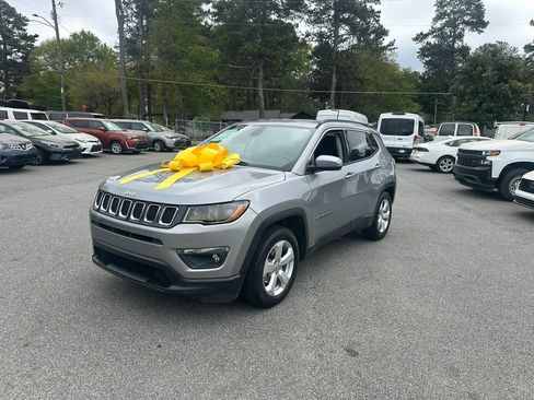Used 2017 Jeep Compass Latitude w/ Popular Equipment Group image 1