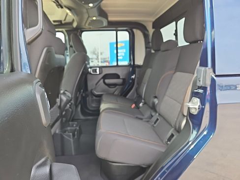 Used 2025 Jeep Gladiator Mojave w/ Safety Group image 19