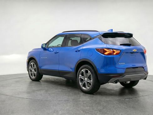 Used 2025 Chevrolet Blazer LT FWD image 6