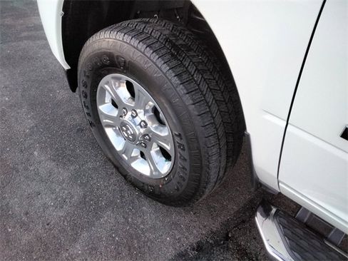 Used 2024 RAM 2500 Big Horn w/ Sport Appearance Package image 20