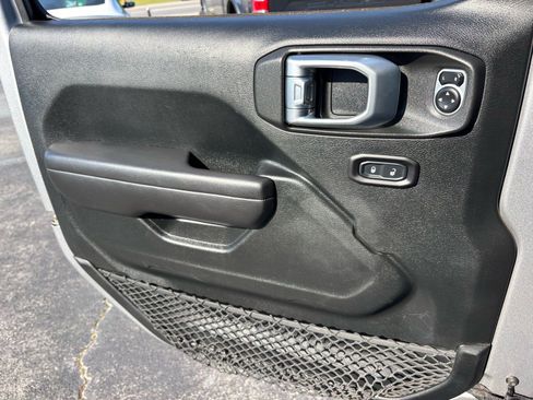 Used 2018 Jeep Wrangler Unlimited Sport S AWD/4WD image 7