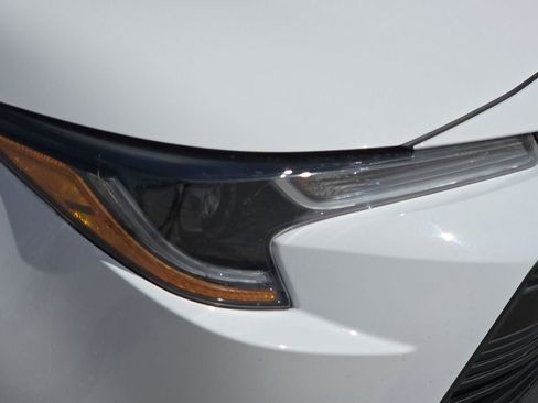 Used 2024 Toyota Corolla LE FWD image 10