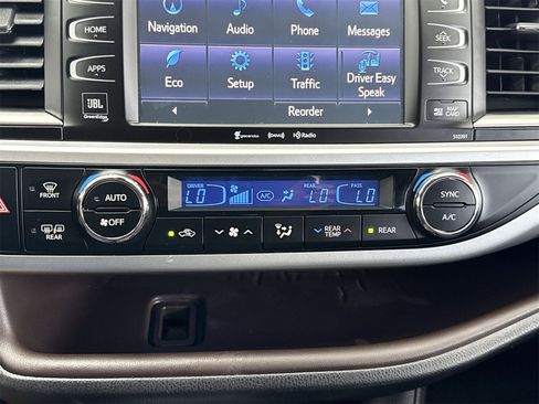 Used 2019 Toyota Highlander Limited image 28