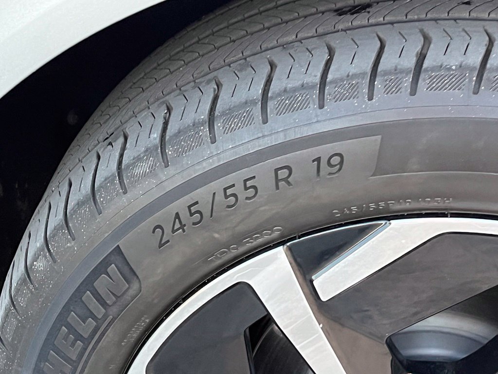 Used 2024 Chevrolet Equinox EV LT FWD image 10