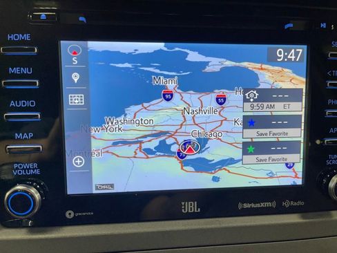 Used 2018 Toyota Sienna Limited image 19