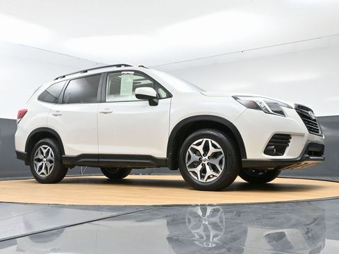 Used 2024 Subaru Forester Premium image 49