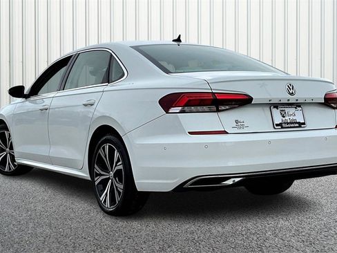 Used 2020 Volkswagen Passat 2.0T SEL image 4