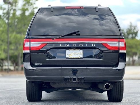 Used 2017 Lincoln Navigator L Select image 8