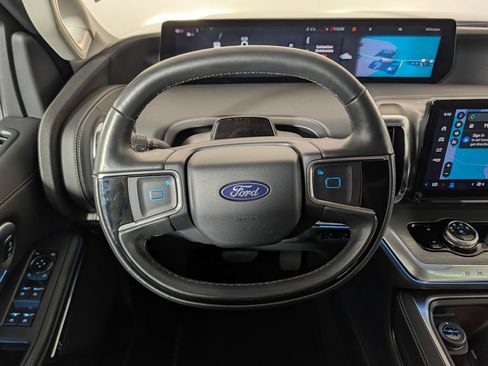 Certified 2025 Ford Expedition Max Platinum AWD/4WD image 15