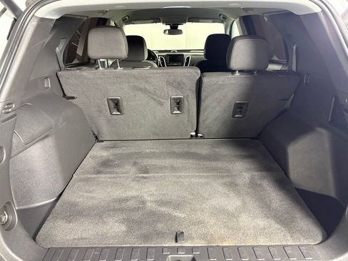Used 2023 Chevrolet Equinox LT FWD image 22