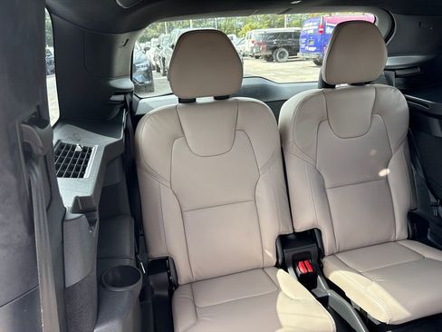 New 2026 Volvo XC90 B6 Ultra w/ Lounge Package AWD/4WD image 19