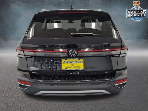 Used 2025 Volkswagen Taos SEL image 5