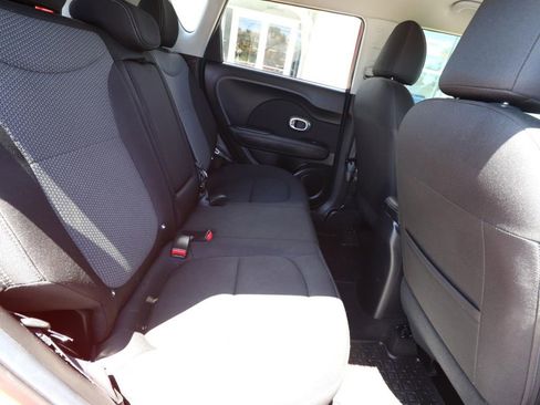 Used 2017 Kia Soul + image 23
