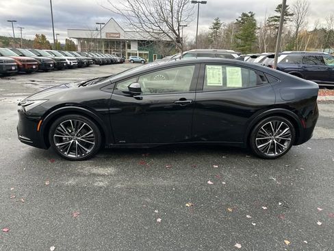 Used 2023 Toyota Prius LE image 2