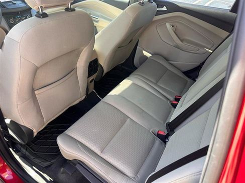 Used 2019 Ford Escape SE FWD image 17