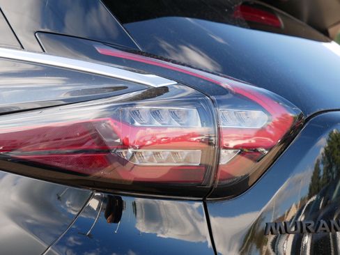 Certified 2024 Nissan Murano SV w/ SV Midnight Edition Package image 17