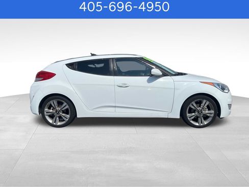 Used 2016 Hyundai Veloster w/ Option Group 02 FWD image 7