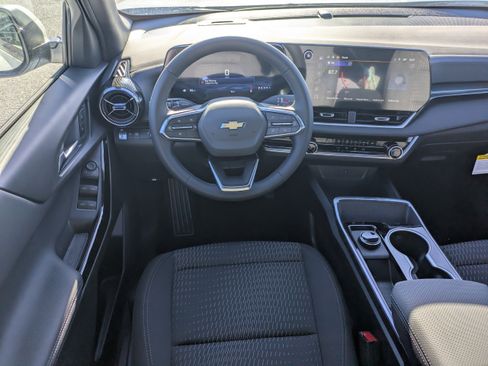 New 2026 Chevrolet Equinox LT FWD image 16
