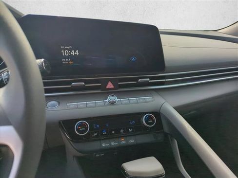 Used 2024 Hyundai Elantra SEL FWD image 13