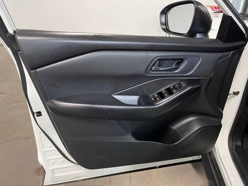 Used 2024 Nissan Rogue S FWD image 24