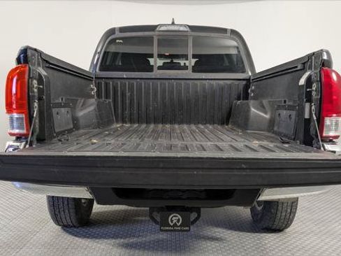 Used 2017 Toyota Tacoma SR5 w/ Tow Package RWD image 17