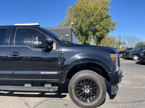 Used 2022 Ford F250 Lariat w/ Black Appearance Package image 2