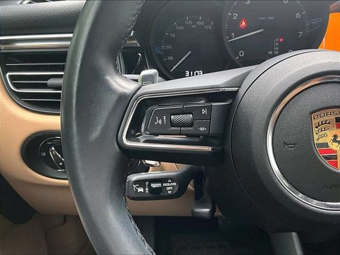 Certified 2024 Porsche Macan AWD/4WD image 23