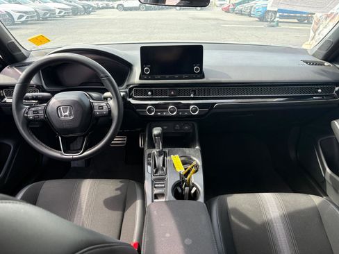 Used 2023 Honda Civic Sport image 18
