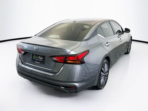 Used 2023 Nissan Altima 2.5 SV FWD image 9