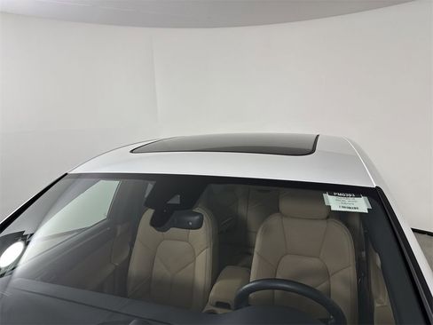 Certified 2025 Porsche Macan image 17