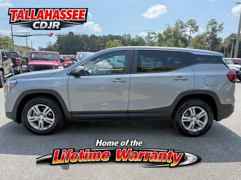 Used 2024 GMC Terrain SLE AWD/4WD image 8