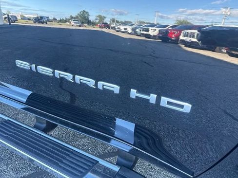 Used 2024 GMC Sierra 2500 SLE w/ SLE Value Package; AWD/4WD image 11