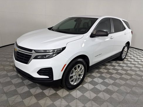 Used 2022 Chevrolet Equinox LS w/ LPO, Floor Liner Package AWD/4WD image 8