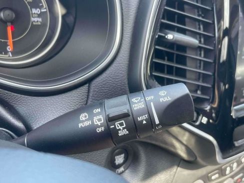 Used 2019 Jeep Cherokee Limited AWD/4WD image 27
