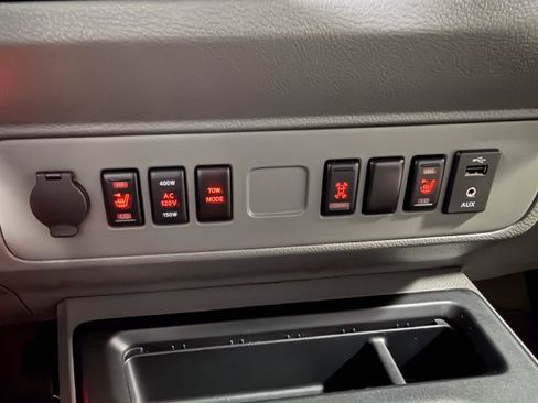 Used 2019 Nissan NV 3500 SL image 34