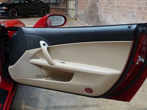 Used 2005 Chevrolet Corvette Coupe w/ Preferred Equipment Group RWD image 48