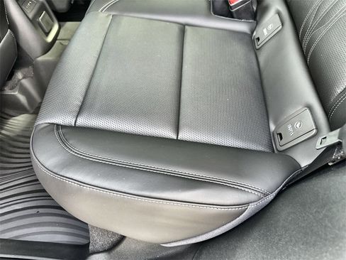 New 2026 Buick Envision Avenir image 17